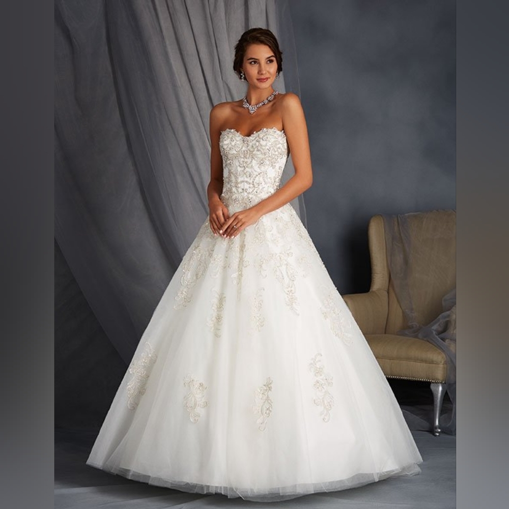 Discontinued, Alfred Angelo 2016 Collection, Never worn